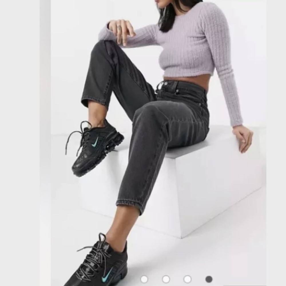 High-rise Levi’s 551 Distressed Black MOM Jeans